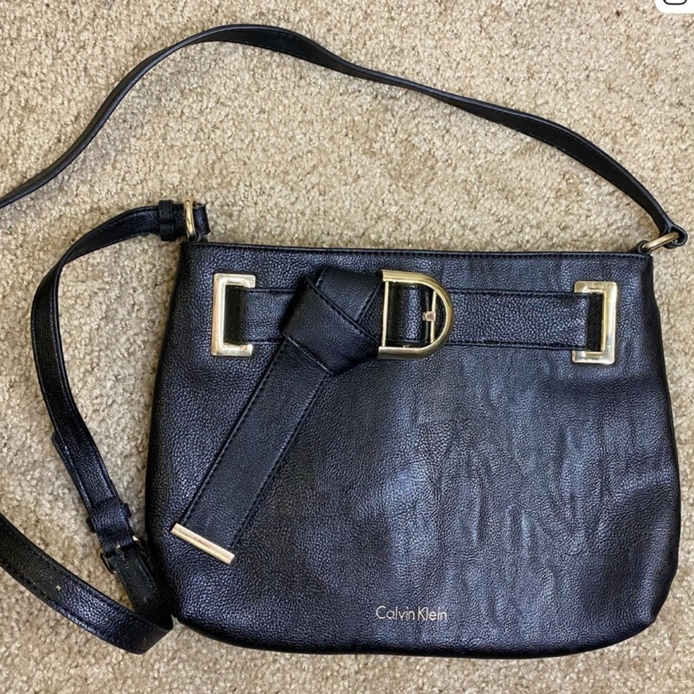 Calvin Klein Nola Jetlink Black Shoulder Bag